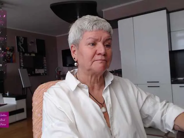 Offline roxana-brooks on BongaCams