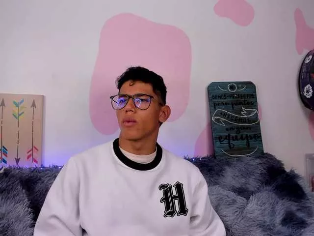 Offline RyanPricee on BongaCams