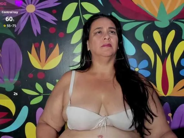 Freechat sharlott-bbw on BongaCams