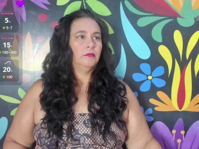 Freechat sharlott-bbw on BongaCams