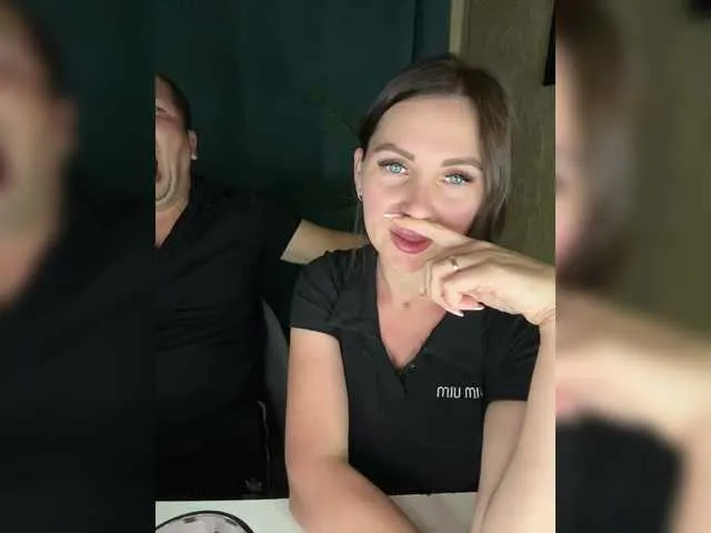 Offline SladenkieVmeste on BongaCams