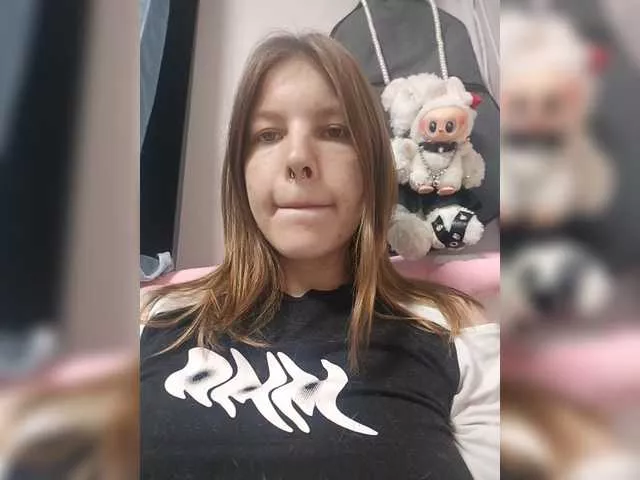 Offline SquirtWave on BongaCams