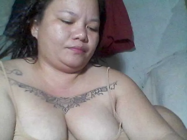 sweetasian33 on BongaCams 