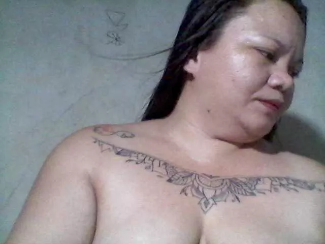 sweetasian33 on BongaCams 