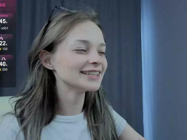 Offline vialeta-baby on BongaCams