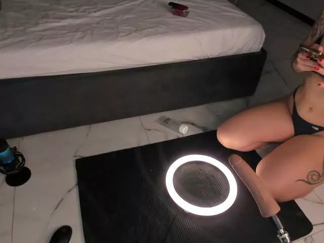 Offline victoria-d-minds on BongaCams