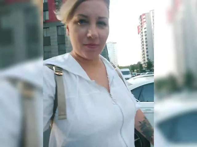 Offline YourWitcher on BongaCams