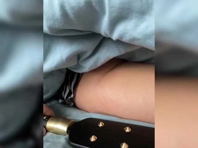 Offline YuGoVi on BongaCams