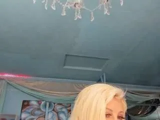 Freechat adrianna777 on CamSoda