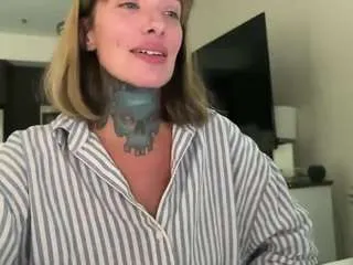 Offline airgead on CamSoda