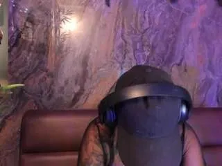 Offline alahia-dangelo on CamSoda