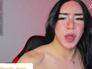 alonehazel01 on CamSoda