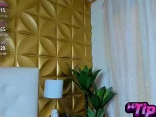 alonehazel01 on CamSoda