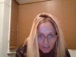 amber-rose69 on CamSoda