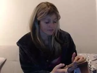 amber-rose69 on CamSoda