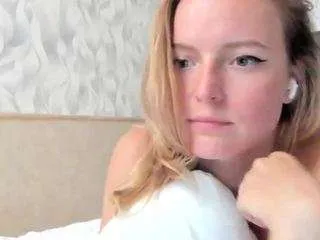 Freechat ameliasweety69 on CamSoda