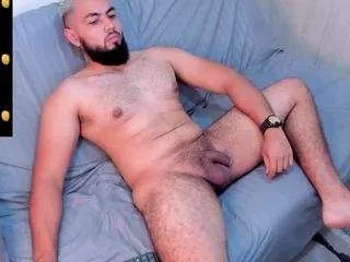 Freechat arturguy01 on CamSoda