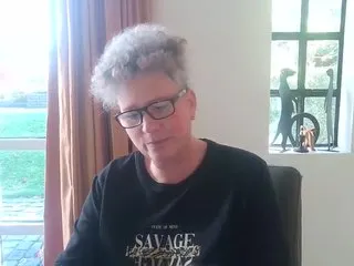 Offline blondecougar on CamSoda