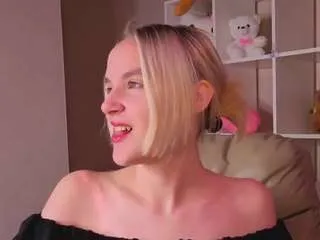 Freechat carolin-miller on CamSoda