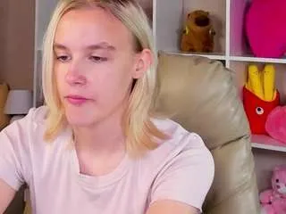 Freechat carolin-miller on CamSoda