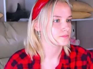 Freechat carolin-miller on CamSoda