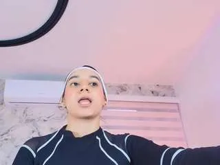 Freechat celeste-moonxx on CamSoda