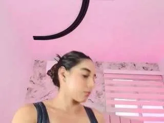 Freechat celeste-moonxx on CamSoda