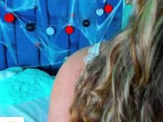 Freechat cherryquen on CamSoda