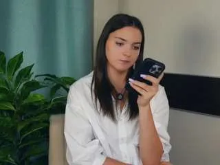 chiquitakjellsen — Let's play with finger and lips [18 tokens remaining]