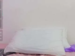 Freechat curvybuffgirllll on CamSoda