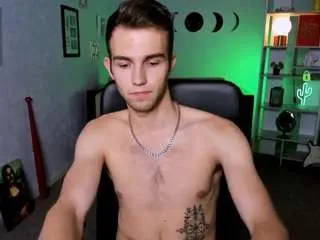 david-sunny — Take off sweater [100 tokens remaining]