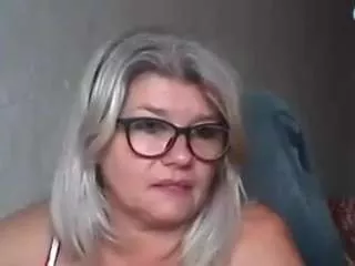 Offline dianacrystal on CamSoda