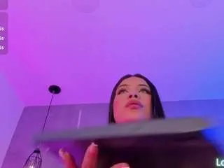 Offline elamorales on CamSoda