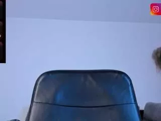 Offline freyja-sweet on CamSoda