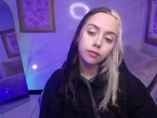 Freechat hela-v on CamSoda