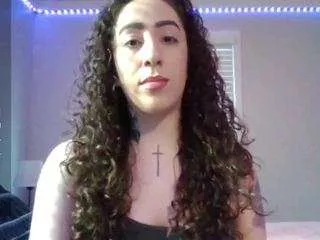 Freechat hintofhoneyy on CamSoda