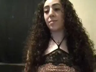 Freechat hintofhoneyy on CamSoda