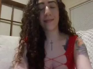 Freechat hintofhoneyy on CamSoda