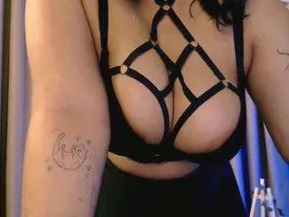 Offline honeybrownie on CamSoda