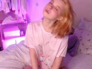 katiemelone — PLAY WITH BOOBIES [Multi Goal]