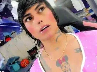 Offline kilye-nella on CamSoda