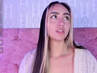 Offline liaa-18 on CamSoda