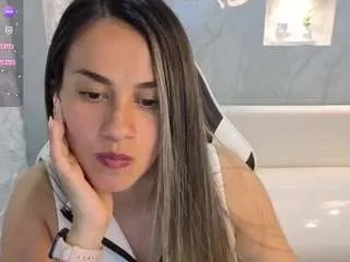 Freechat liat-white-tx on CamSoda