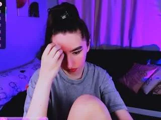 Freechat lilythompsonx on CamSoda