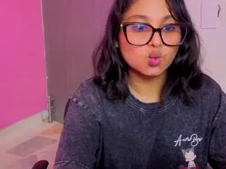 Offline littlejulieta on CamSoda