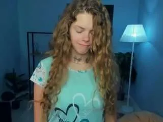 Freechat lornaeddy on CamSoda