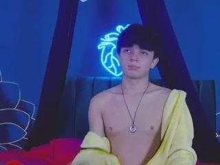 Offline lucadelart on CamSoda