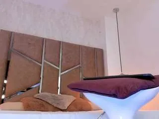 Offline martiinaa-jones on CamSoda