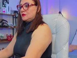 Offline matureveronica on CamSoda