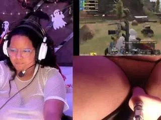 Offline mhia-rey on CamSoda